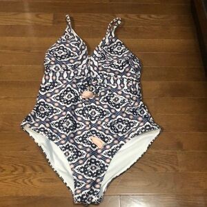 EUC Jessica Simpson keyhole swimsuit RN 15101￼